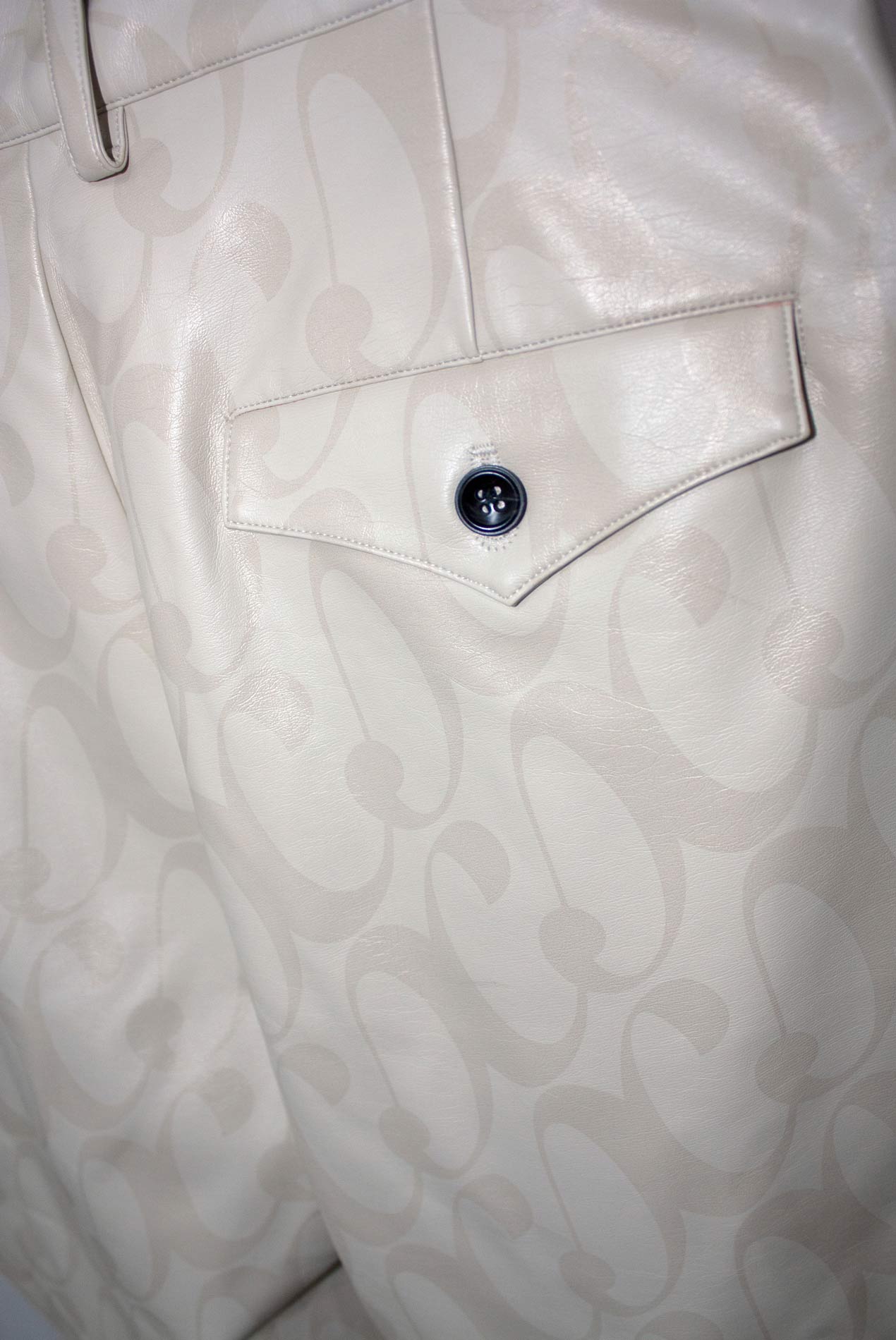 Blossom Shorts in Spell Print Antique White