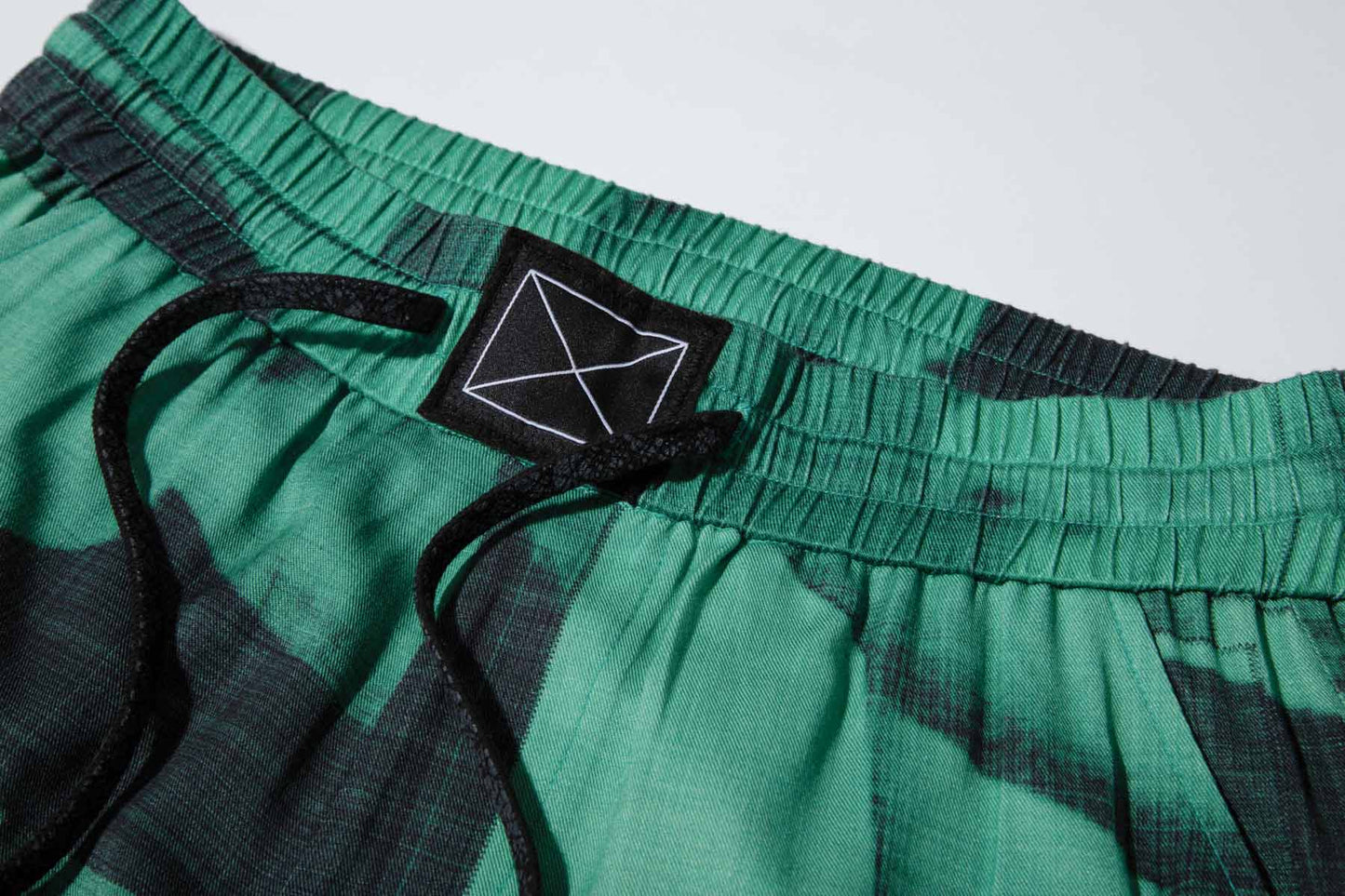 Billie Shorts Black List Print Green