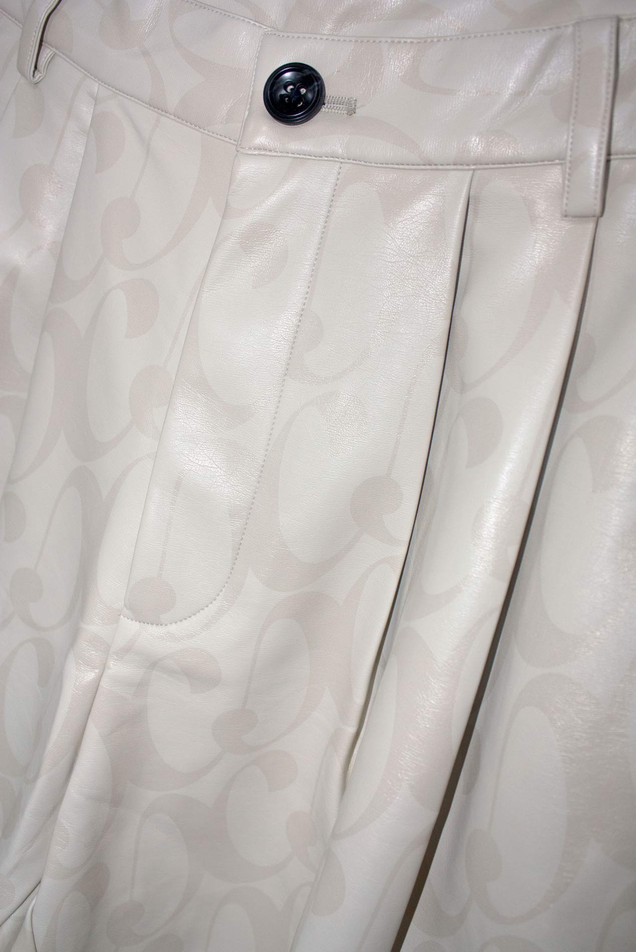 Blossom Shorts in Spell Print Antique White