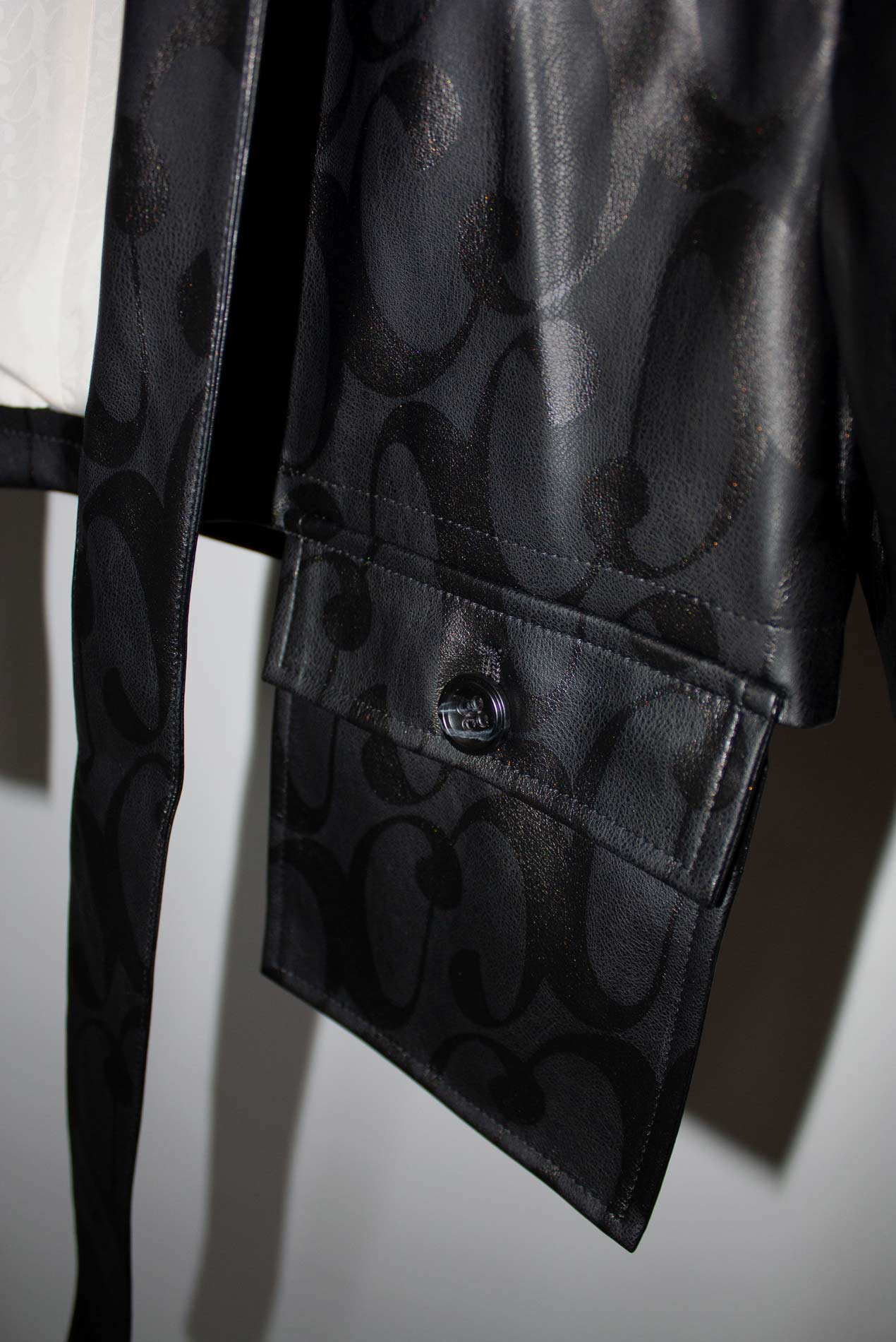 Mule Crop Suit in Spell Print