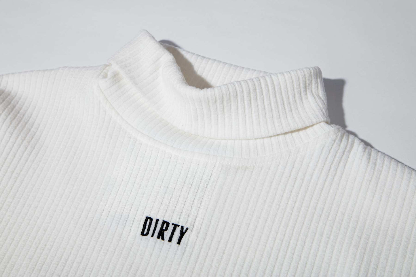 TBD Turtle Neck White