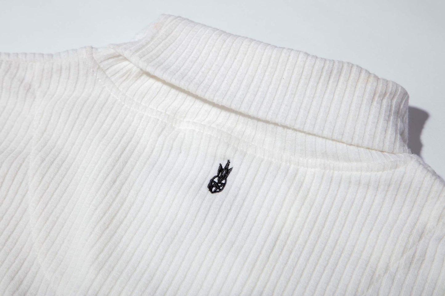 TBD Turtle Neck White